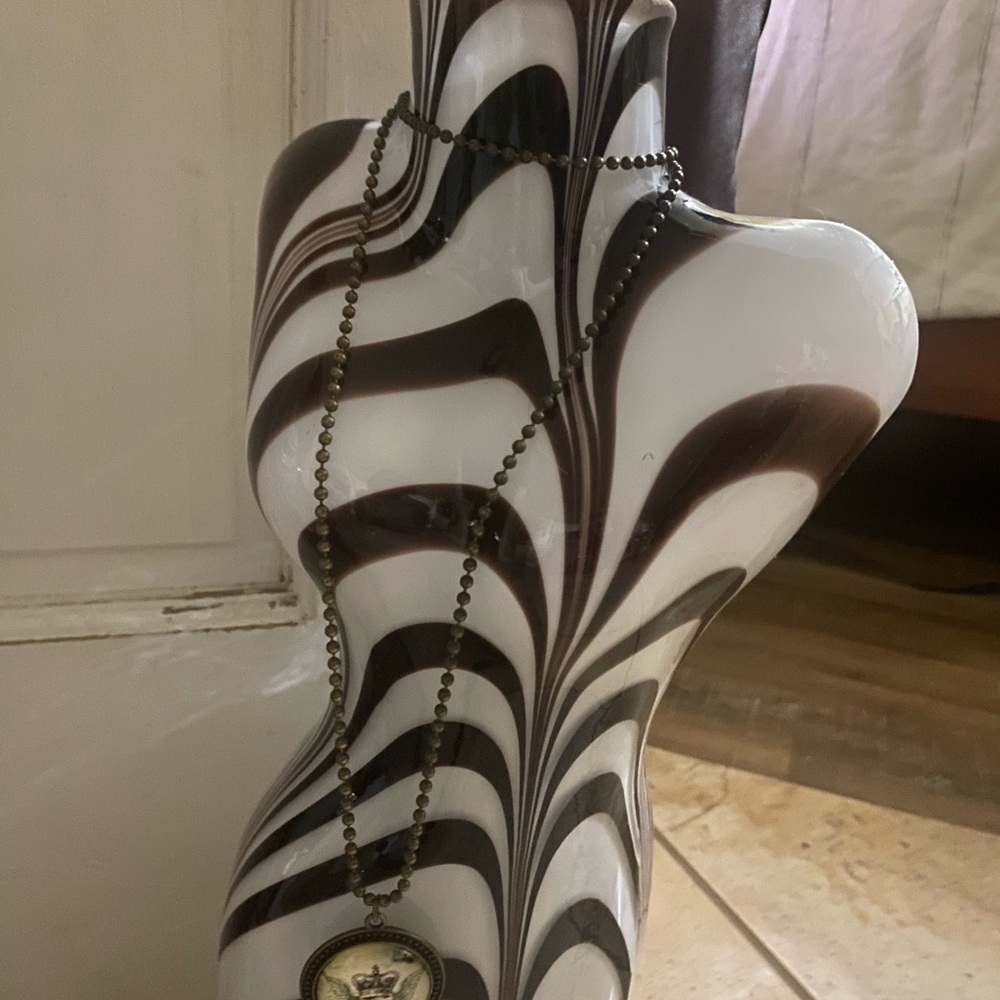 Vase - Picture 3 of 6